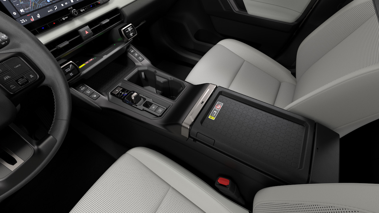 025_RAV4_Core_prototype_center_console_reverse_side